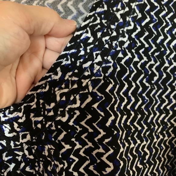 41 Hawthorn V-Neck Blouse - Medium - Picture 2 of 12